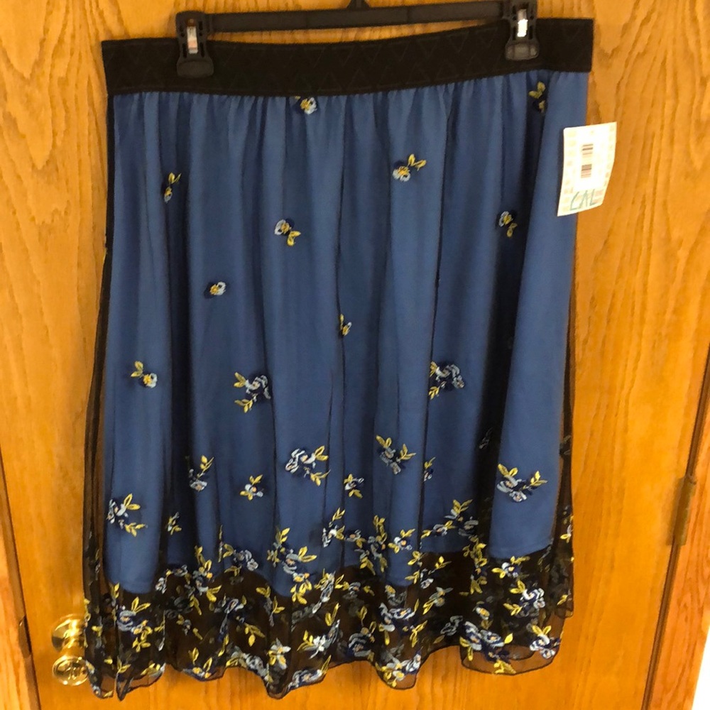 NWT beautiful Lularoe Lola skirt!